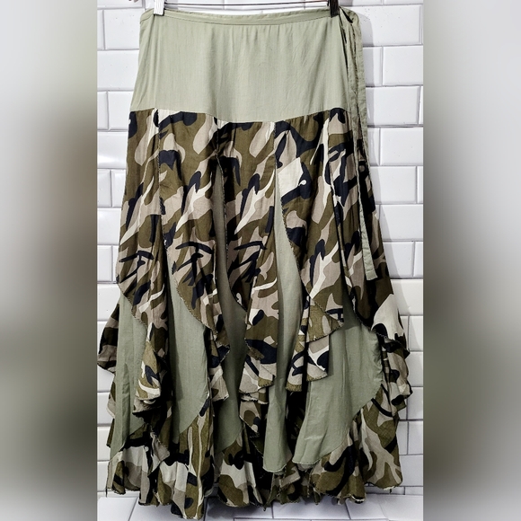 Mix Nouveau New York Ladies Green Print A-Line Full Midi Skirt Cascading Ruffle - Picture 1 of 4